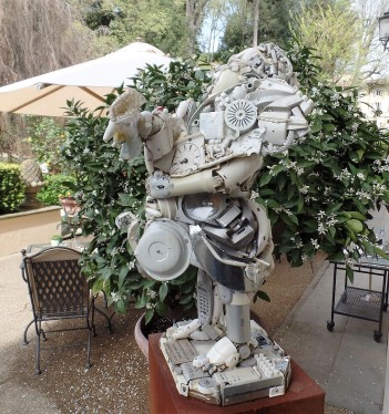 Garden scyulpture